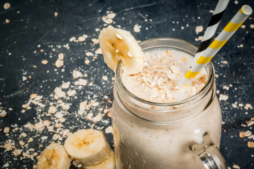 Banana smoothie with oats in it.